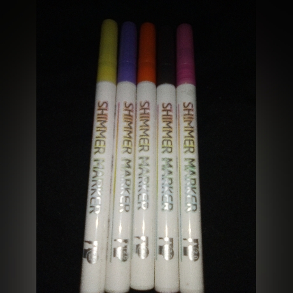 Shimmer paint pens